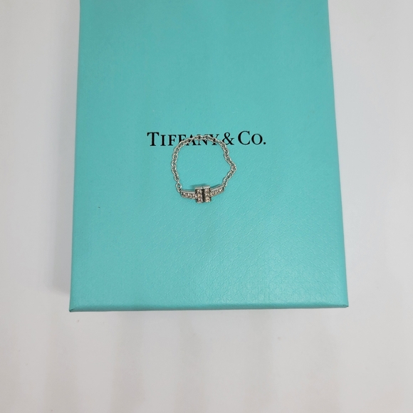 Tiffany "T" Diamond Chain Ring - Picture 4 of 10